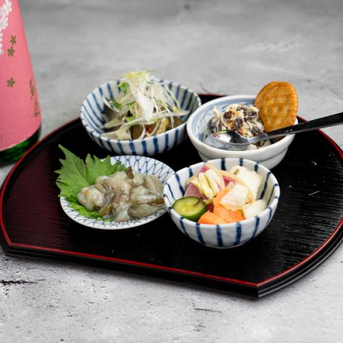 季節の食材を取り入れたおばんざいや、出汁を活かした和食を中心にご用意。ほっとする味わいの一品料理