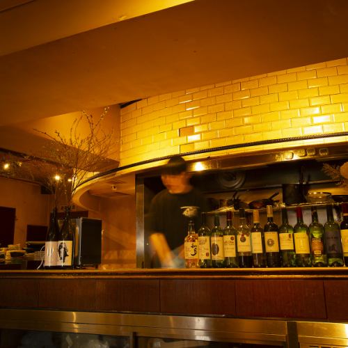 カウンターが主役の、大人のための和ビストロ。