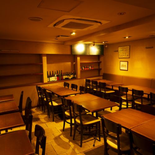 大人が集う夜にふさわしい、上質な貸切空間。