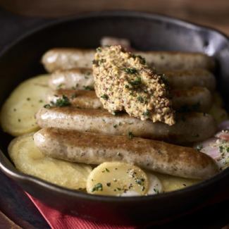 ニュルンベルガーソーセージとジャーマンポテト / nuremberg mini sausages & german potatoes