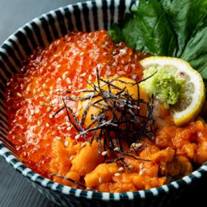 Sea urchin and salmon roe rice bowl