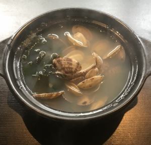 Steamed clam with sake