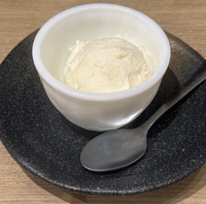 Sake ice cream (adult taste)