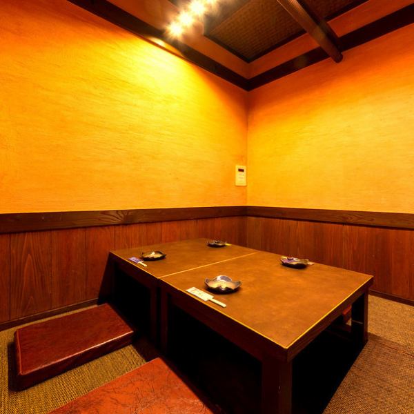A popular table seat for entertaining, where you can relax and enjoy your meal.There is also a private room.(4 to 6 people)