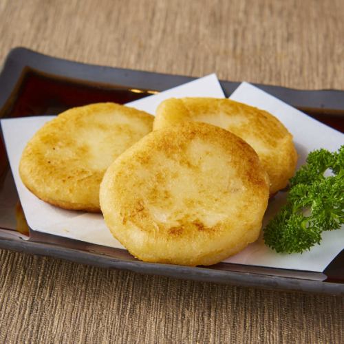 Deep-fried potato mochi with cheese