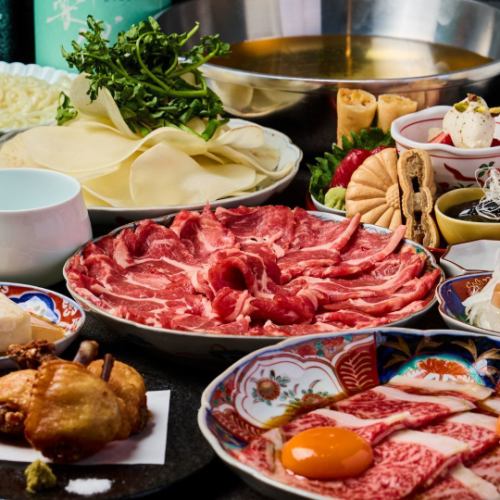名物は素材からこだわる『しゃぶしゃぶ』。厳選したお肉と優しい塩味のスープにくぐらせて。