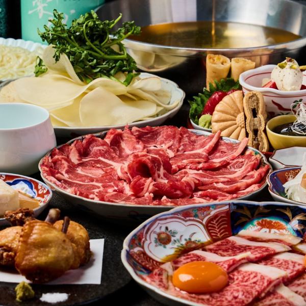 名物は素材からこだわる『しゃぶしゃぶ』。厳選したお肉と優しい塩味のスープにくぐらせて。
