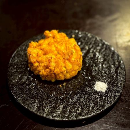 とうもろこしのかき揚げ　トリュフ塩