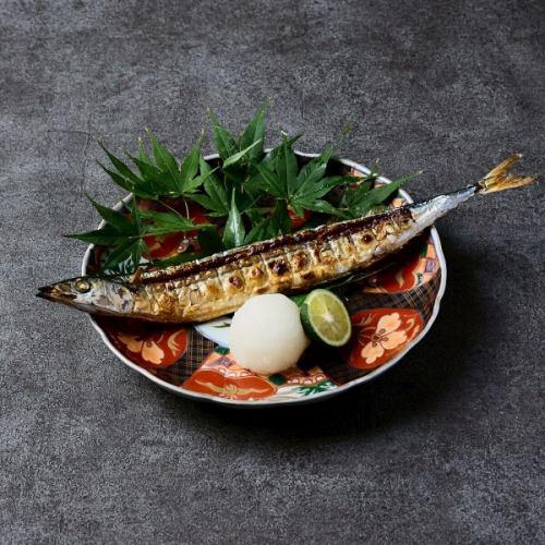 秋刀魚の炭火焼き