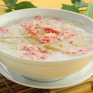 89. Shark fin soup with crab meat [* photo] / 90. Shark fin soup with five eyes