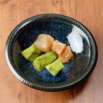 きな粉と抹茶のわらび餅