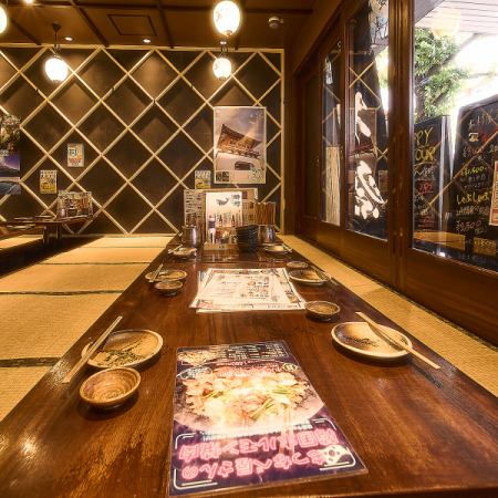 門前仲町木村屋の窓際のお席。昼宴会もご予約承っておりますので、お気軽にお問い合わせくださいませ。昼宴会なら飲み放題が3時間、おひとり様500円OFFと大変お得です！ランチ女子会・ママ会・懇親会などなど。門前仲町で宴会なら木村屋本店へ☆