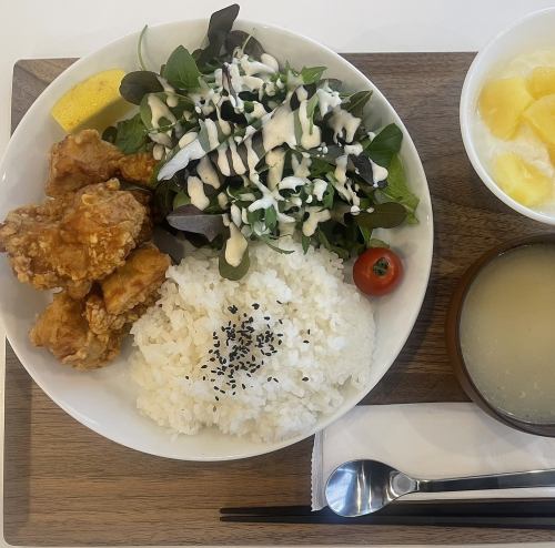 Enjoy a delicious set meal!