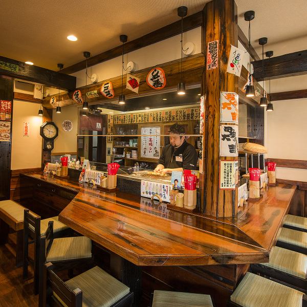 [In front of the open kitchen! Counter seats are special seats of our shop ♪] There are plenty of counter seats, so 1 or 2 people, 3 people when it is crowded ◎ Open kitchen Then, the good scent of yakitori drifts, so my appetite will increase ☆ It is also the closest seat to the store manager, so you can ask directly for recommendations ♪