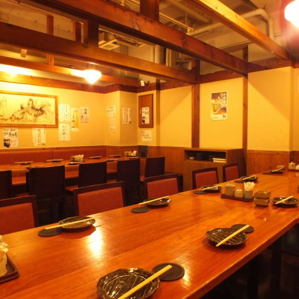 Semi-private room for up to 20 people.Inside the store, which is full of Japanese atmosphere, we have counter seats that can be used by a small number of people, table seats and seats that are ideal for banquets.Recommended for various banquets such as entertaining, dining, company banquets, and alumni associations★