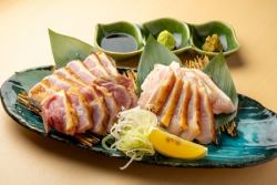 炭火で炙ったとり刺し 2種盛り