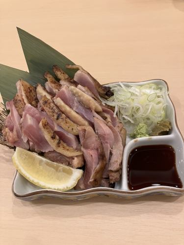 炭火で炙ったとり刺し もも