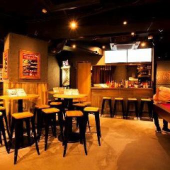 Let's rent out the amusement bar and enjoy the best time with friends along with food and drink !! Charter is OK for 20 to 60 people ♪