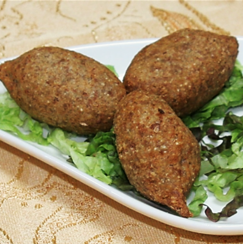 コッバ（ひき肉とナッツのコロッケ）