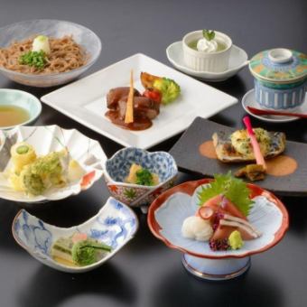 Banquet course with all-you-can-drink for 120 minutes including local sake, authentic shochu, and plum wine [7,150 yen]