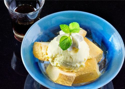 黃豆粉蕨菜麻糬香草冰淇淋
