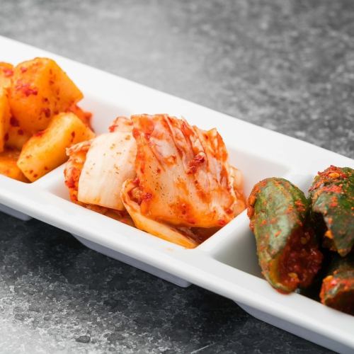 Assorted kimchi (3 types)