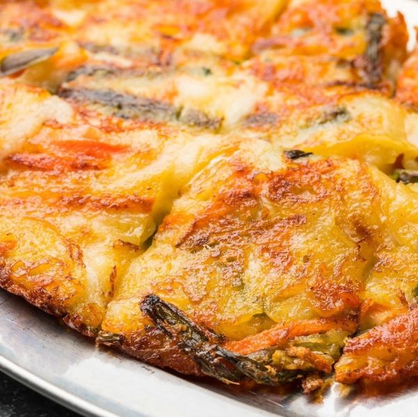 【明太チーズチヂミ】外はカリッと香ばしく、中はもちもち食感の韓国風お好み焼き♪