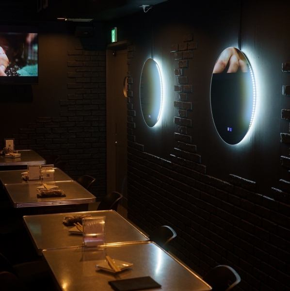 ソウルの夜をイメージしたかわいいネオンの店内!!モニター設置してるので大画面でK－POPを楽しめます☆大阪梅田東通りの隠れ家韓国バル◎【梅田＃韓国料理＃個室＃誕生日＃飲み放題＃ナッコプセ＃鍋＃もつ鍋＃チーズ#ランチ】