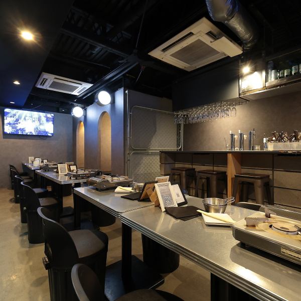 ソウルの夜をイメージしたかわいいネオンの店内!!モニター設置してるので大画面でK-POPを楽しめます☆大阪梅田東通りの隠れ家韓国バル◎【梅田#韓国料理#個室#誕生日#飲み放題#ナッコプセ#鍋#もつ鍋#チーズ#ランチ】