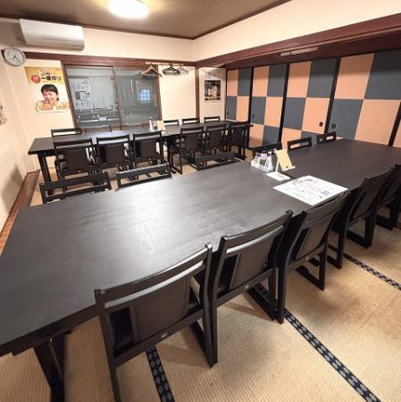 【2F】8名～20名様用個室になります。ゆったり足をおろせるテーブル席ですのでご年配の方にも◎小さなお子様用の椅子はございません。2階のお席は３時間を目安にご利用をお願いいたします。