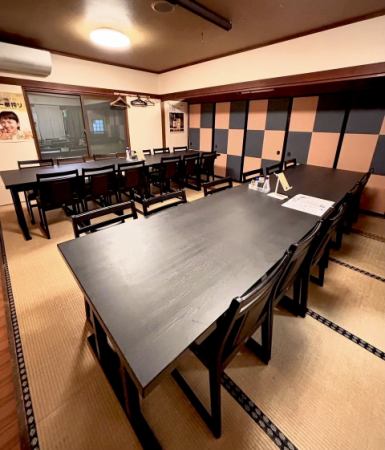 【2F】8名～20名様用個室になります。ゆったり足をおろせるテーブル席ですのでご年配の方にも◎小さなお子様用の椅子はございません。2階のお席は３時間を目安にご利用をお願いいたします。