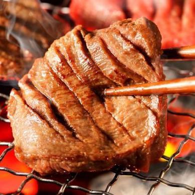 【3H飲み放題】和牛の雲丹しゃぶ鍋×厚切牛タンや肉寿司食べ比べ含む肉尽し全9品6480円⇒5500円