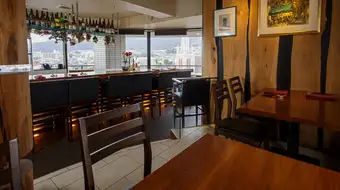 您也可以包场享用餐厅，在宁静的氛围中悠闲地用餐。
