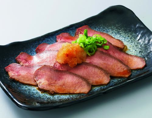 [Low-temperature cooking] Beef tongue with grated daikon radish and ponzu sauce