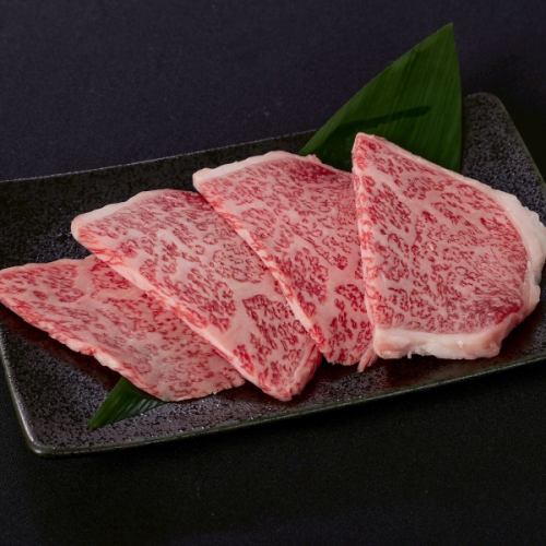 맛이 풍부한 한정 숙성 고기