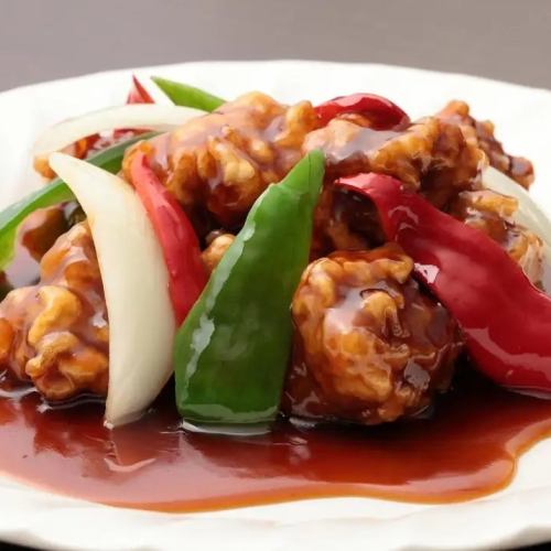 Sweet and sour pork with black vinegar (you can also choose sweet and sour)