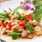 Stir-fried chicken with cashew nuts