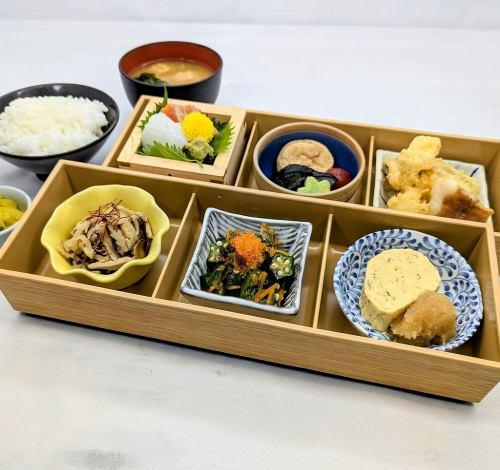 彩り箱御膳