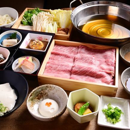 愛知縣產稀有牛肉【團牛涮涮鍋懷石料理（上等）7,000日元】+1,500日元 / +2,000日元 無限暢飲
