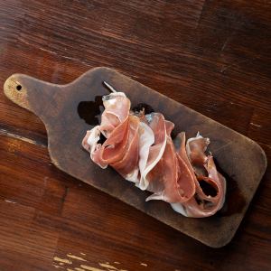 숙성 9개월 하몬세라노