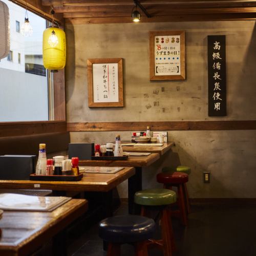 友達同士の飲み会や誕生日パーティーなど、ちょっと賑やかに楽しみたい夜にぴったり！掘りごたつタイプの個室やテーブル席が充実していて、みんなで囲む料理もおいしさ倍増。居心地バツグンです。