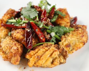 쓰촨 명물 튀김 닭 카라 카라 향기 볶음