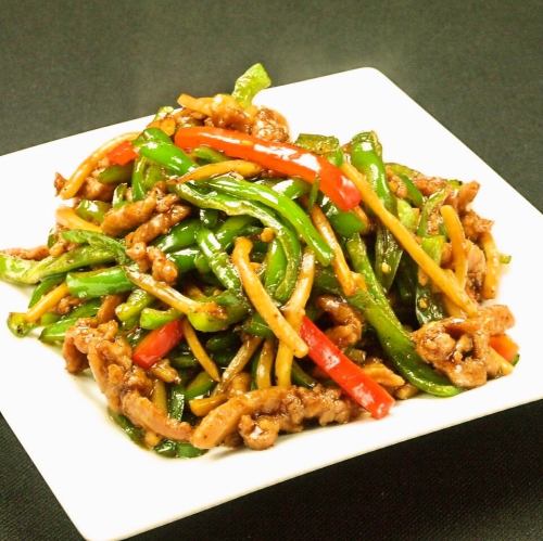 Stir-fried Green Pepper and Shredded Meat [Chinjao Roast]