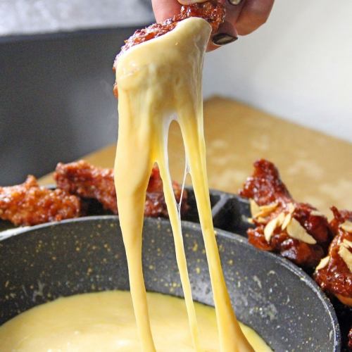 The popular UFO cheese fondue is very popular♪