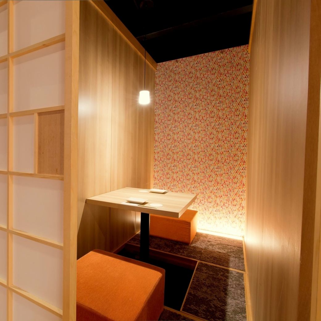 Private room for 2 people with plenty of private feeling.Perfect for dates ♪