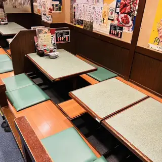 掘りごたつ席は4名×2 6名×２あります！
