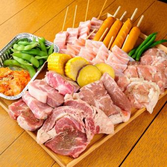 午餐豐盛的牛排拼盤★附2小時無限暢飲和卡拉OK♪