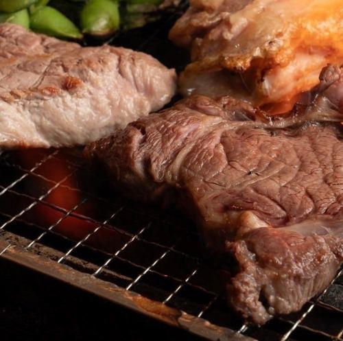 肉料理も豊富
