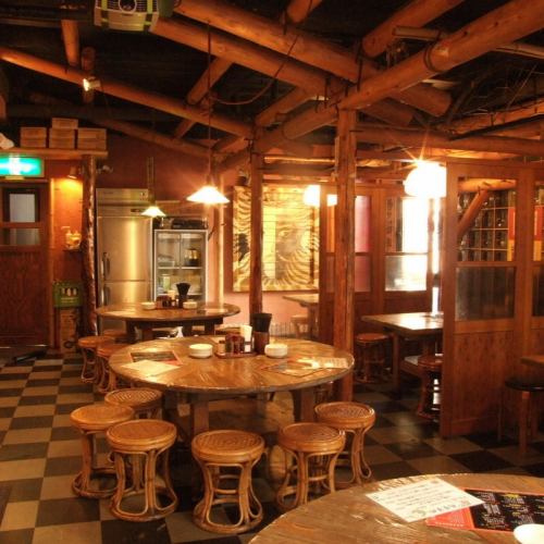 店内は広々しております！