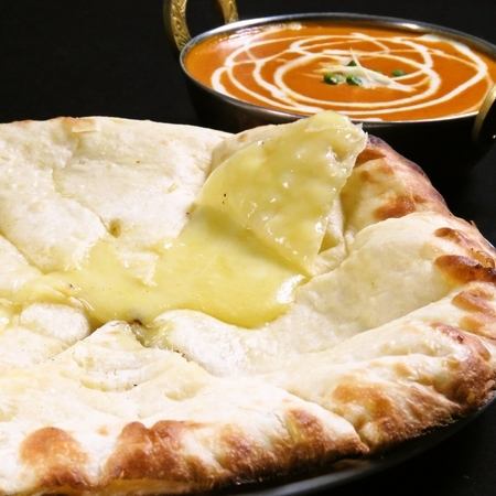 [Most popular] Honey cheese naan 600 yen!! Enjoy all 14 kinds of naan★